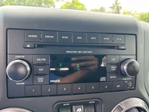 Used 2018 Jeep Wrangler Sport image 13