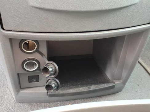Used 2008 Chrysler Town & Country Touring image 11