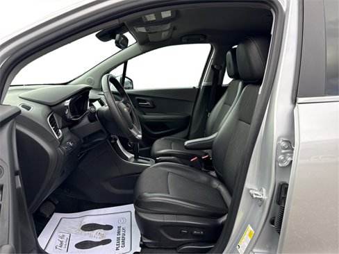 Used 2017 Chevrolet Trax LT w/ LT Convenience Package image 10