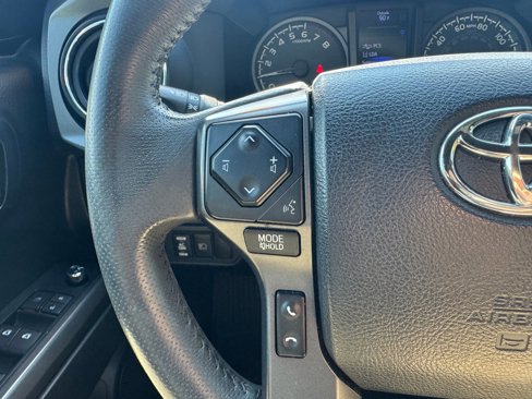 Used 2018 Toyota Tacoma TRD Sport image 9