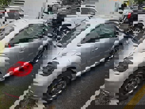 Used 2012 Volkswagen Beetle 2.5 image 4