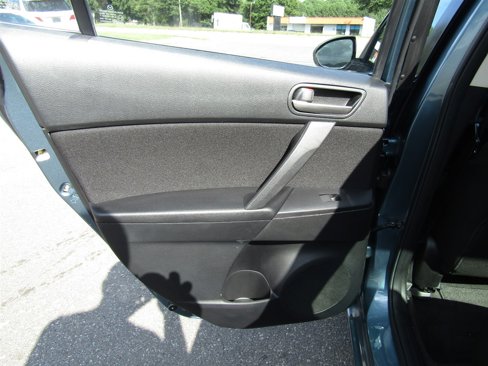 Used 2011 MAZDA MAZDA3 i Touring image 17