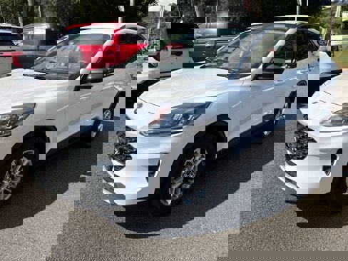 Used 2022 Ford Escape SE image 3