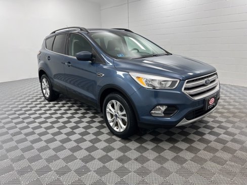 Used 2018 Ford Escape SE image 1