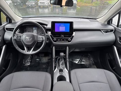 Certified 2023 Toyota Corolla Cross LE image 17
