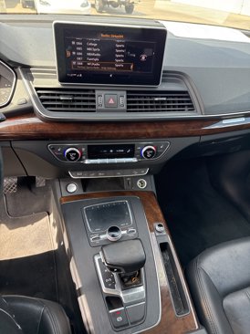 Used 2020 Audi Q5 e Premium w/ Convenience Package image 8