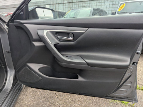Used 2017 Nissan Altima 2.5 SV image 9