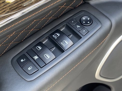 Used 2019 Jeep Grand Cherokee Summit image 11