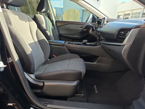 Used 2022 Nissan Rogue SV image 25