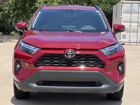 Used 2022 Toyota RAV4 XLE Premium image 13