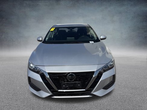 Used 2021 Nissan Sentra SV image 2