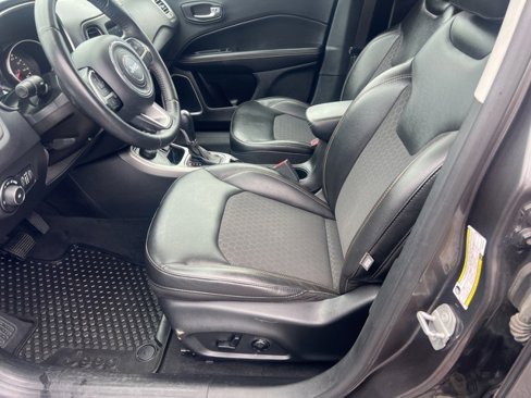 Used 2018 Jeep Compass Latitude w/ Popular Equipment Group image 15