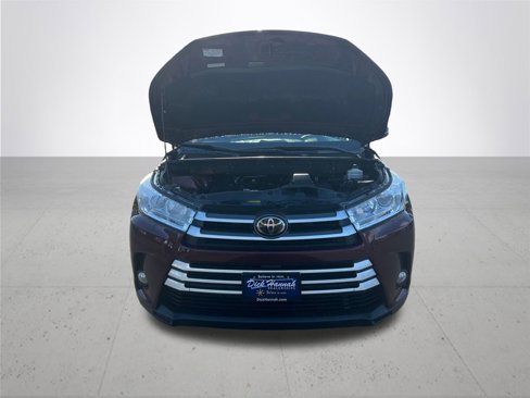 Used 2018 Toyota Highlander XLE image 4