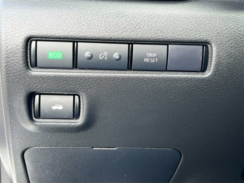 Certified 2024 Nissan Sentra SV image 8