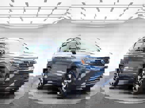 Used 2024 Volkswagen Taos S image 3