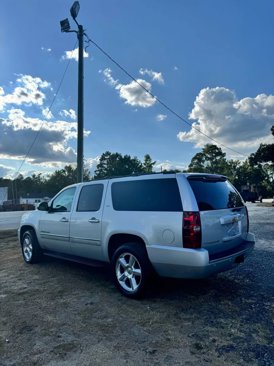 Used 2014 Chevrolet Suburban LTZ image 4