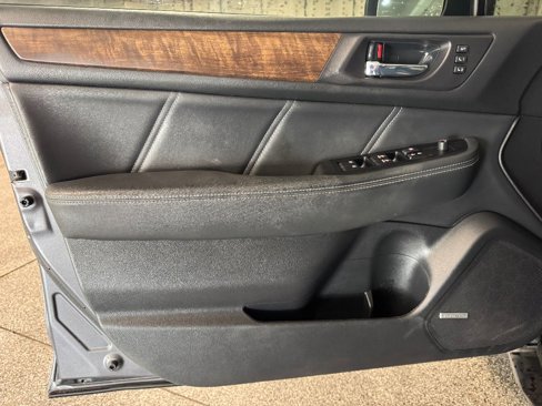 Used 2018 Subaru Outback 2.5i Limited image 15