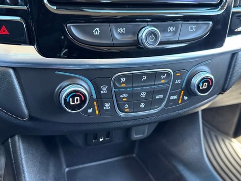 Used 2019 Chevrolet Traverse LT image 12