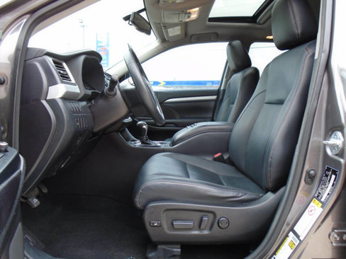 Used 2016 Toyota Highlander XLE image 9