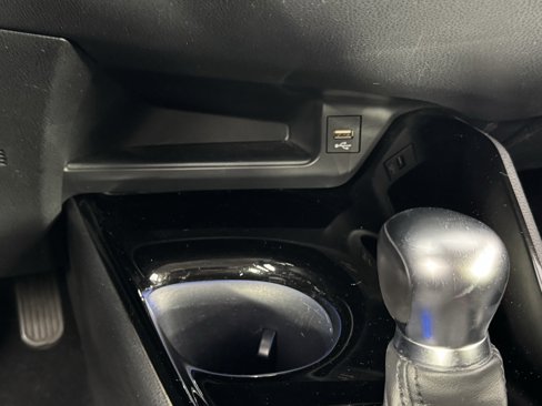 Used 2020 Toyota C-HR Limited image 29