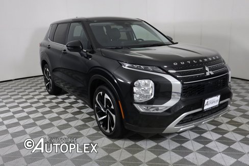Used 2024 Mitsubishi Outlander SE image 3