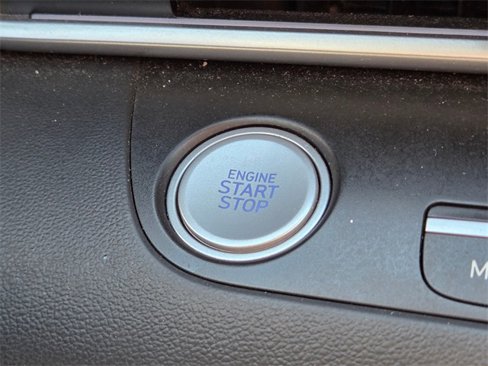 Used 2024 Hyundai Elantra SEL image 32