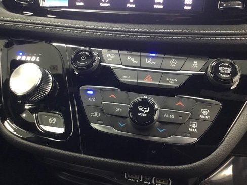 New 2025 Chrysler Pacifica Select image 24