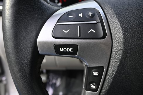 Used 2013 Toyota Highlander Limited image 36