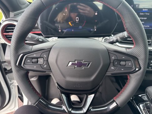 New 2025 Chevrolet Trax RS image 14