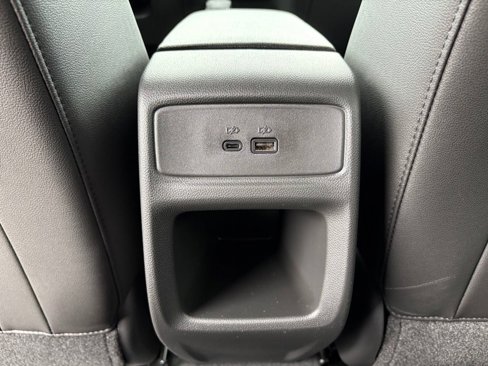 New 2025 Chevrolet Trax RS w/ Sunroof Package image 28