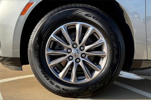 Used 2024 Buick Enclave Premium image 9