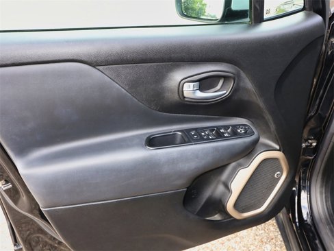 Used 2017 Jeep Renegade Limited image 15