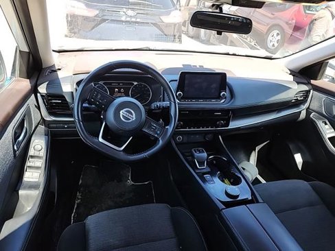Used 2021 Nissan Rogue SV image 8