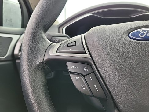 Used 2019 Ford Fusion SE image 22