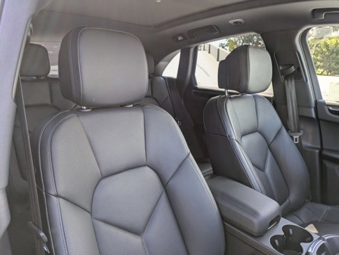 Certified 2024 Porsche Macan image 25