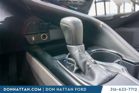 Used 2018 Toyota Camry L image 11