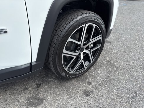 New 2025 Jeep Compass Limited image 9