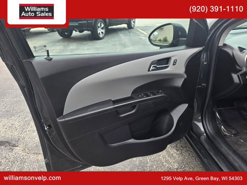 Used 2014 Chevrolet Sonic LT image 9