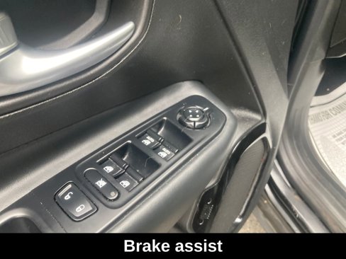 Used 2017 Jeep Renegade Altitude image 14
