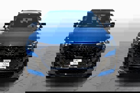 New 2025 Audi RS Q8 performance image 3