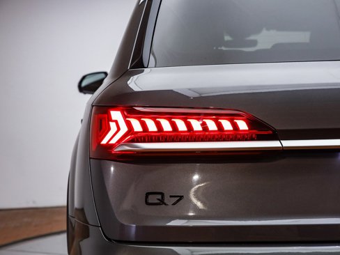 Used 2021 Audi Q7 3.0T Premium Plus w/ Executive Package image 10