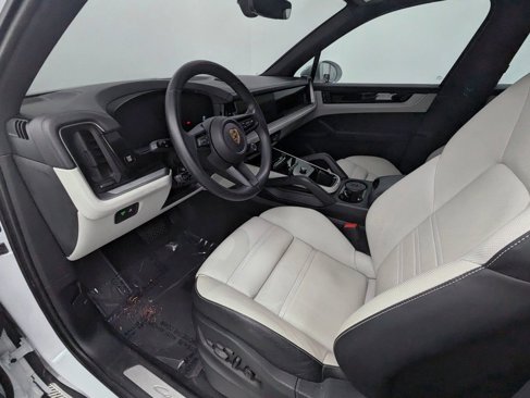 Certified 2024 Porsche Cayenne image 4