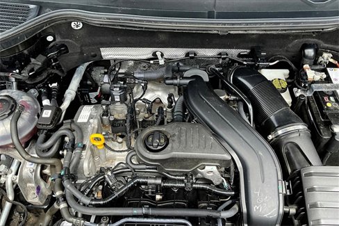 Used 2024 Volkswagen Taos SE image 32