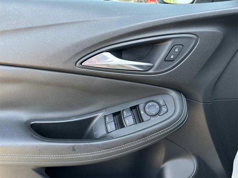 Used 2021 Buick Encore GX Preferred w/ Cold Weather Comfort Package image 19