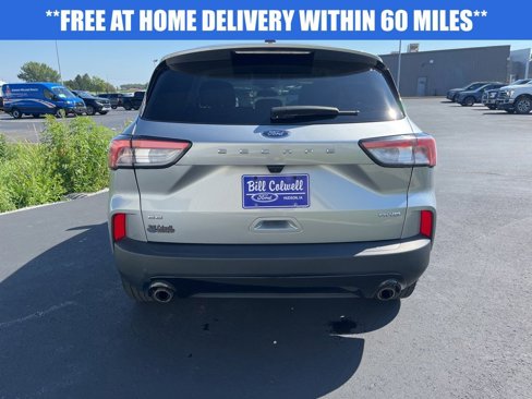 Used 2022 Ford Escape SE w/ SE Sport Appearance Package image 5