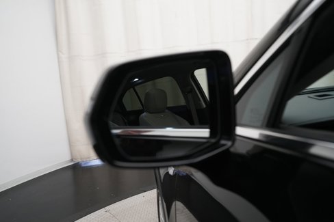 Used 2022 Cadillac XT4 Premium Luxury w/ Enhanced Visibility Package image 25