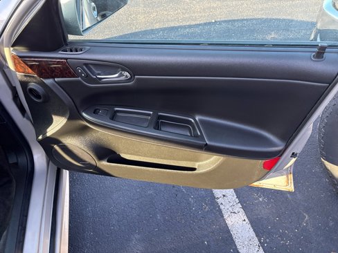 Used 2012 Chevrolet Impala LTZ image 23