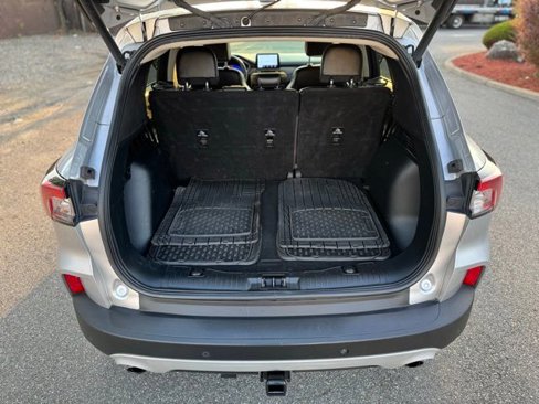 Used 2020 Ford Escape Titanium image 14