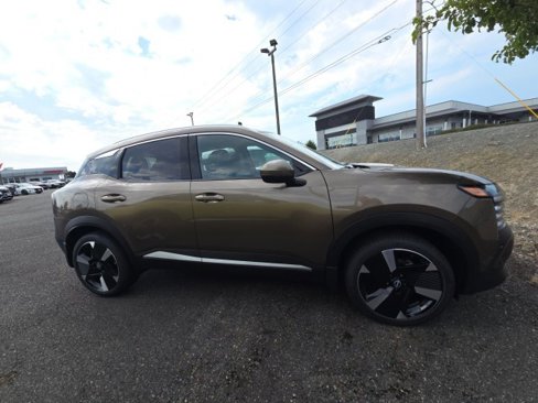 New 2025 Nissan Kicks SR w/ SR Premium Package image 3