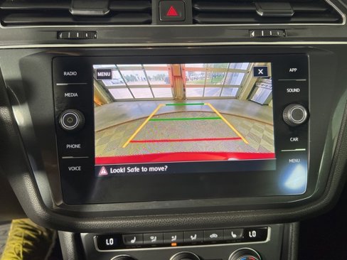Used 2020 Volkswagen Tiguan SE R-Line image 15